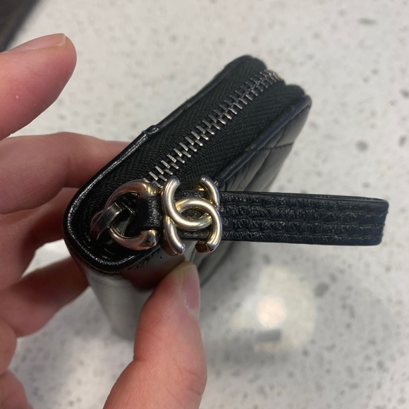 AUTHENTIC Chanel Gabrielle card holder - Picture 4 of 13